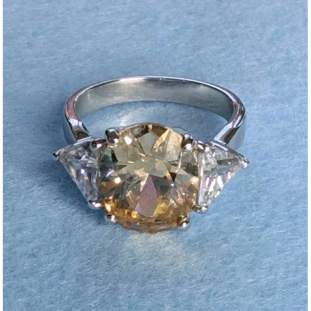 10k White Gold Canary Yellow CZ Cocktail Ring 6.75 With White CZ Accent Stones